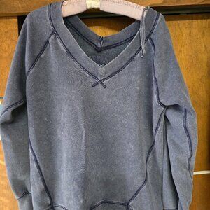 Women's Aerie Double V Distressed long sweatshirt Size XS